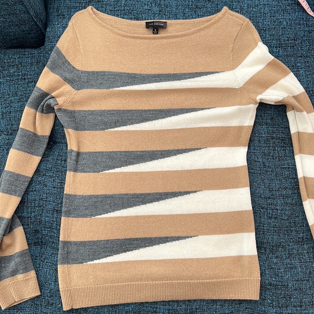 Sweater - Picture 4 of 4